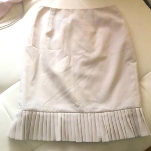 Levine pencil pleated beige ivory skirt fitted 4